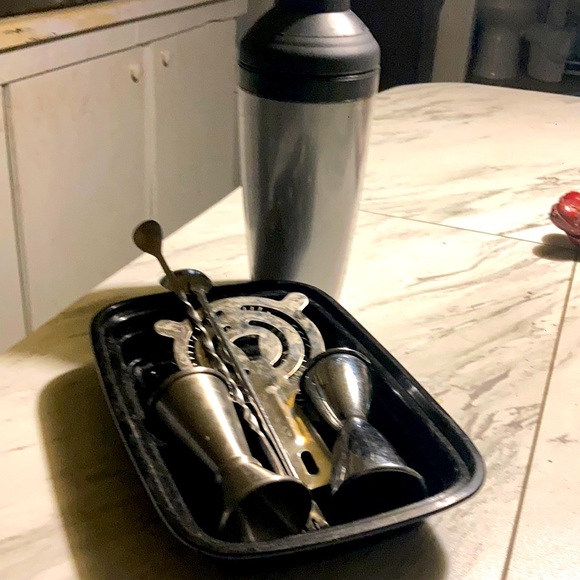 A Couple Jiggers,couple spoons ,shaker & strainer - Picture 1 of 4